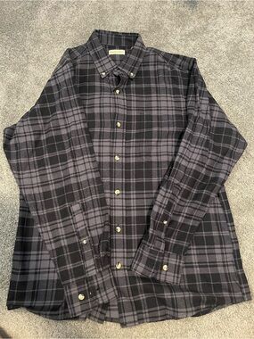 Men's Gray & Black Plaid Button-Down Shirt